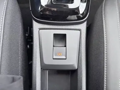 Photo 14 Citroën C3 Aircross  Hybride 145 e-DCS6