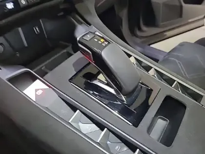 Photo 13 DS Ds 7 DS7 Crossback Hybride E-Tense 225 EAT8