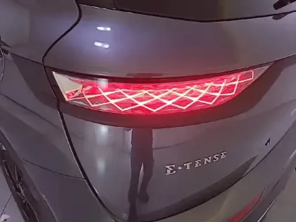 Photo 92 DS DS 7 DS7 Crossback Hybride E-Tense 225 EAT8