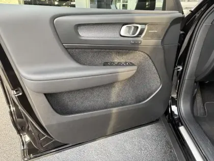 Photo 26 Volvo Xc40  B3 163 ch DCT7