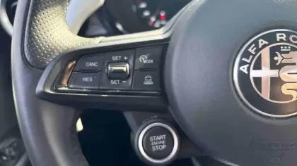 Photo 19 Alfa Romeo Tonale  1.3 Hybride Rechargeable PHEV 280ch AT6 e-Q4
