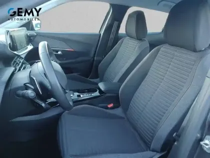 Photo 8 Peugeot 2008  PureTech 130 S&S EAT8