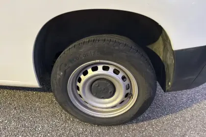 Photo 13 Peugeot Partner  FOURGON STANDARD 650 KG PURETECH 110 S&S BVM6