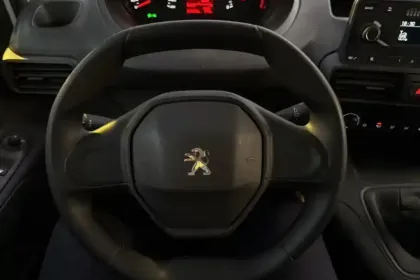 Photo 16 Peugeot Partner  FOURGON STANDARD 650 KG PURETECH 110 S&S BVM6