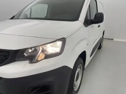 Photo 46 Peugeot Partner  FOURGON STANDARD 650 KG PURETECH 110 S&S BVM6