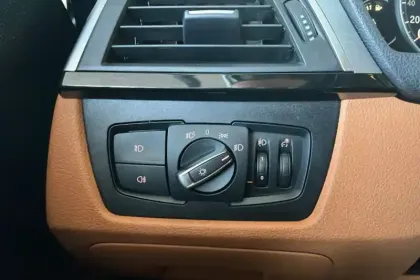 Photo 87 BMW Serie 3 Touring 318i 136 ch BVA8