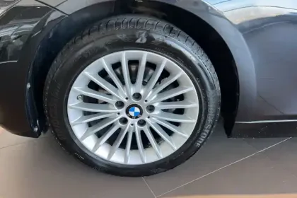 Photo 9 BMW Serie 3 Touring 318i 136 ch BVA8