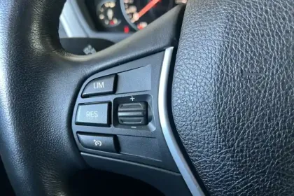 Photo 23 BMW Serie 3 Touring 318i 136 ch BVA8