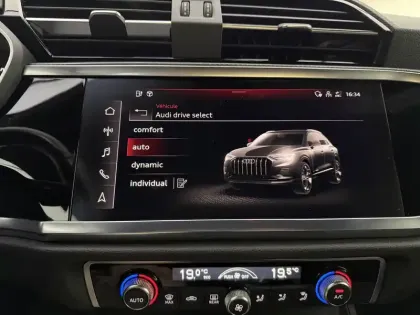 Photo 45 Audi Q3  45 TFSIe 245 ch S tronic 6