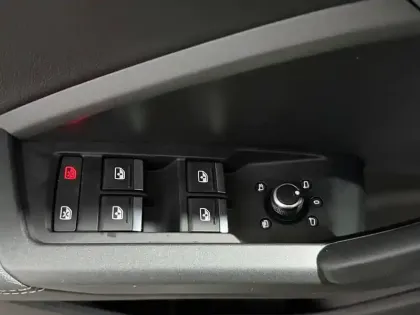 Photo 12 Audi Q3  45 TFSIe 245 ch S tronic 6