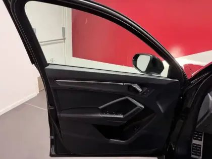 Photo 10 Audi Q3  45 TFSIe 245 ch S tronic 6