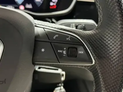 Photo 17 Audi Q3  45 TFSIe 245 ch S tronic 6