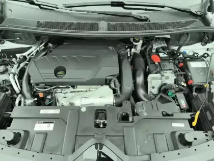 Photo 6 Citroën C5 aircross  Hybride Rechargeable 225 e-EAT8 Shine Pack