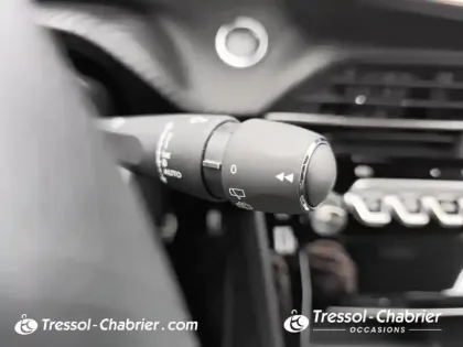 Photo 16 Peugeot 208  Hybrid 136 e-DCS6 GT