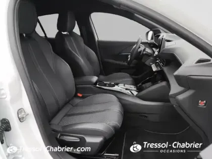 Photo 8 Peugeot 208  Hybrid 136 e-DCS6 GT