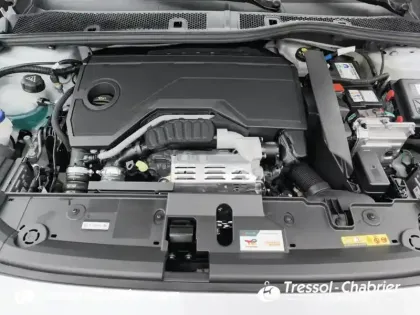 Photo 6 Peugeot 208  Hybrid 136 e-DCS6 GT