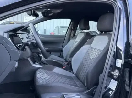 Photo 10 Volkswagen Taigo  1.0 TSI 116ch R-Line Edition DSG7