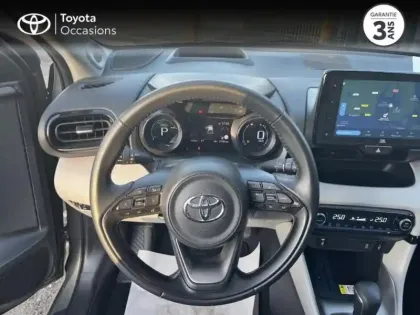 Photo 12 Toyota Yaris  116h Iconic 5p MY22