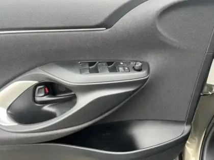 Photo 13 Toyota Yaris  Cross 116h Design MY22