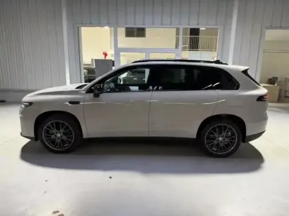 Photo 7 Leapmotor C10  REEV 215ch 28,4 kWh Design MY25