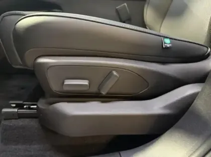 Photo 11 Leapmotor C10  REEV 215ch 28,4 kWh Design MY25