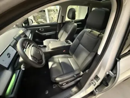 Photo 12 Leapmotor C10  REEV 215ch 28,4 kWh Design MY25