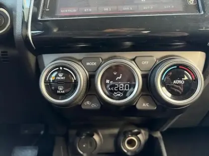 Photo 14 Suzuki Swift  1.2 Dualjet Hybrid 83ch Pack Auto