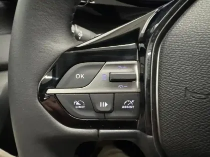 Photo 14 Peugeot 308  1.2 Hybrid 145ch Style e-DCS6