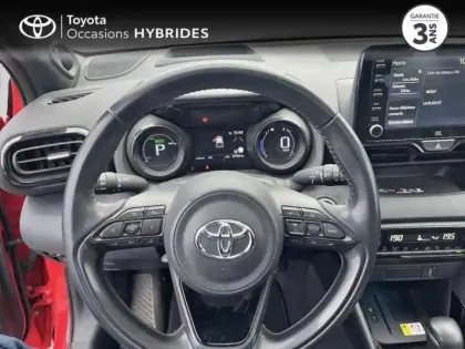 Photo 8 Toyota Yaris  116h Première 5p