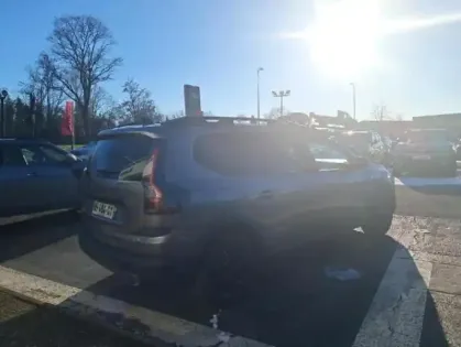 Photo 5 Dacia Jogger  1.8 hybrid 155ch Extreme 5 places -25