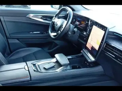 Photo 12 Renault Austral  1.2 E-Tech full hybrid 200ch Iconic