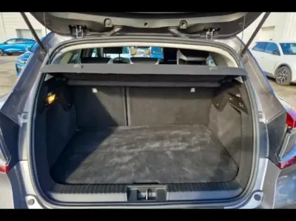 Photo 11 Renault Captur  1.6 E-Tech hybride rechargeable 160ch Intens -21