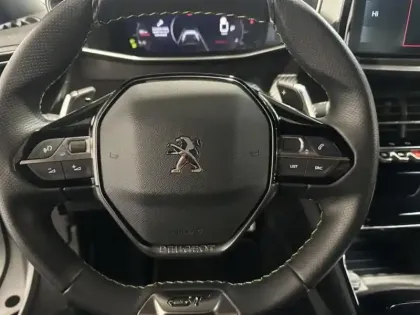 Photo 14 Peugeot 2008  1.2 PureTech 130ch S&S GT EAT8