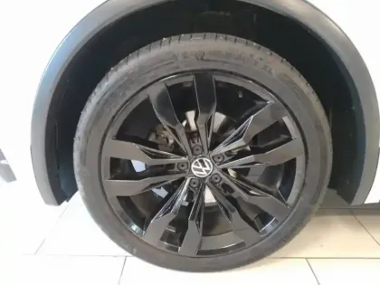 Photo 6 Volkswagen Tiguan  2.0 TDI 150ch R-Line DSG7