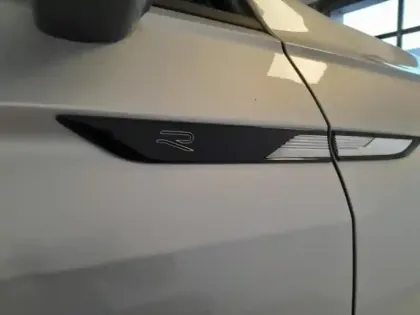 Photo 8 Volkswagen Tiguan  2.0 TDI 150ch R-Line DSG7