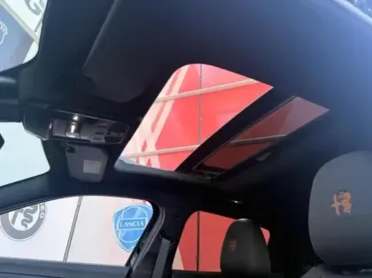 Photo 12 Alfa Romeo Junior  1.2 Ibrida 145ch Intensa e-DCT6