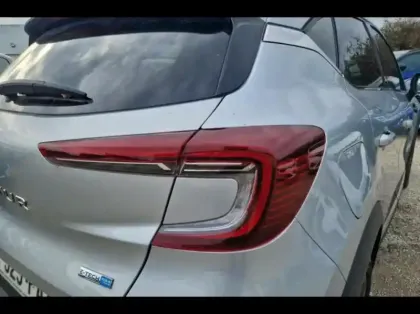 Photo 13 Renault Captur  1.6 E-Tech hybride rechargeable 160ch Intens -21