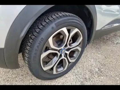 Photo 12 Renault Captur  1.6 E-Tech hybride rechargeable 160ch Intens -21