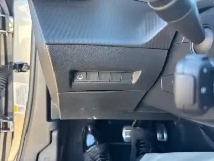 Photo 13 Peugeot 2008  1.2 Hybrid 145ch GT e-DCS6