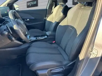 Photo 8 Peugeot 2008  1.2 Hybrid 145ch GT e-DCS6