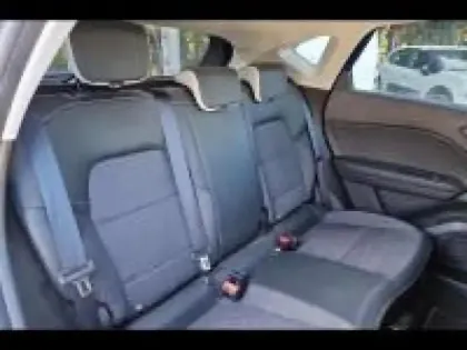 Photo 10 Renault Captur  1.6 E-Tech Plug-in 160ch Intens