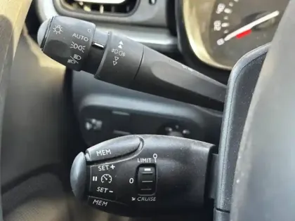 Photo 12 Citroën C3  1.2 PureTech 83ch S&S C-Series 123g