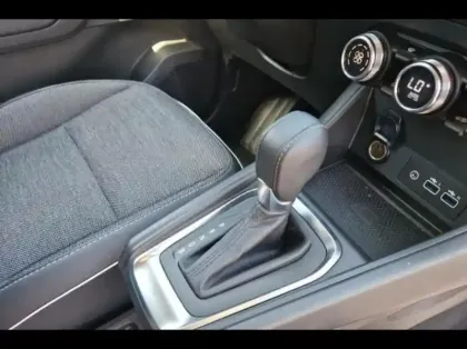 Photo 10 Renault Captur  1.6 E-Tech hybride 145ch Techno