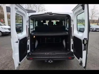 Photo 11 Renault Trafic Gén. III (J82) Ph3 Zen 4