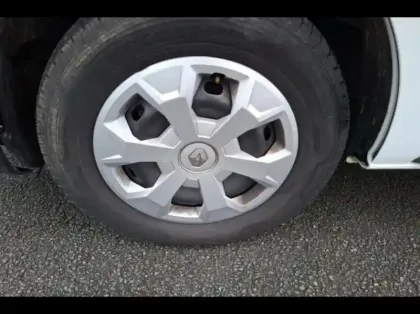 Photo 12 Renault Trafic Gén. III (J82) Ph3 Zen 4