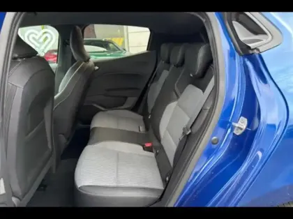 Photo 10 Renault Clio  1.6 E-Tech 145ch full hybrid Techno - 25