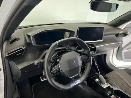 Photo 9 Peugeot 2008  e- 136ch GT