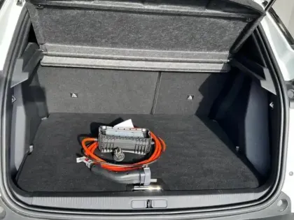 Photo 8 Peugeot 2008  e- 136ch GT