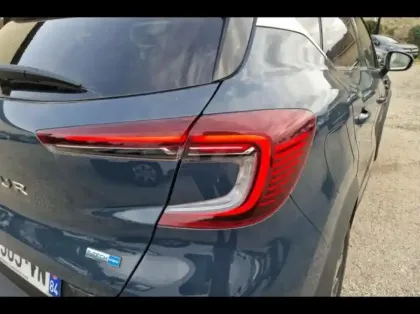 Photo 13 Renault Captur  1.6 E-Tech hybride 145ch Intens -21