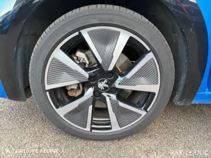 Photo 10 Peugeot 208  e- 136ch GT